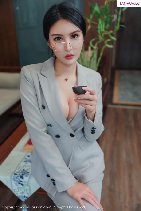 SOLO-尹菲  [XIUREN]高清写真图 2020.03.25 Emily顾奈奈第16张图片